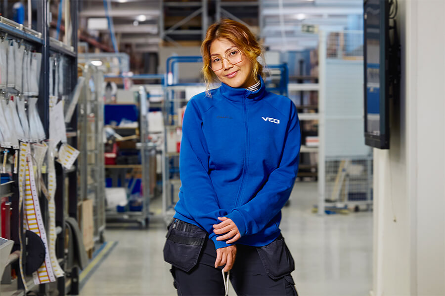 VEo production professional at the production hall