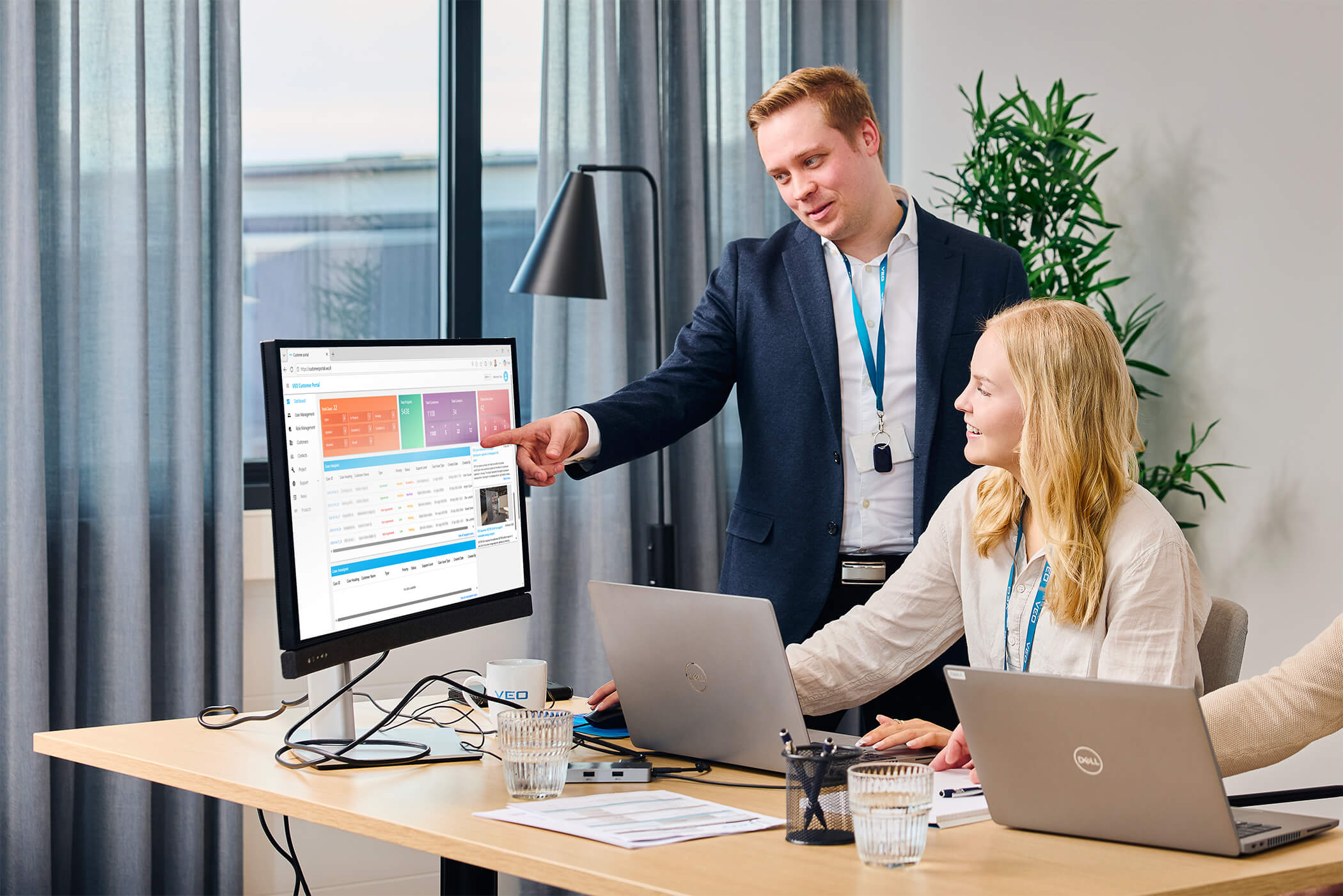 People using VEO's customer portal